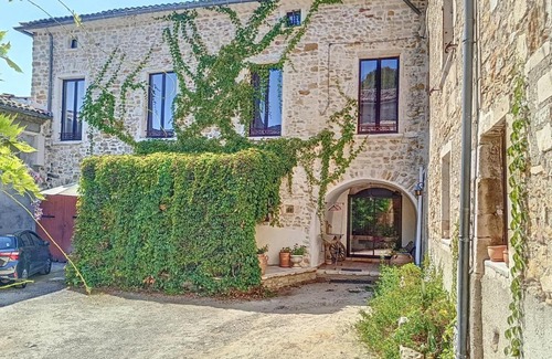 Salavas House | Gîtes de la place du château