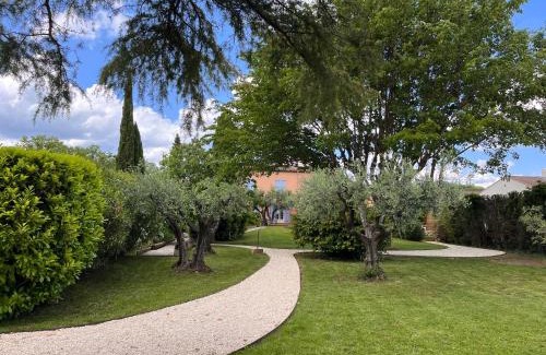 Saint-Quentin-la-Poterie House | Gîtes et Chambres Atypiques Le Temps des Légendes