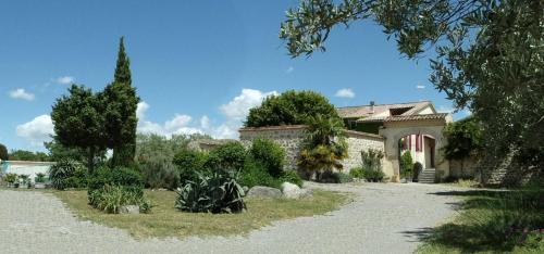 Joyeuse House | Gîtes la FENIERE, 110m2, 3 ch, charme, calme et nature, piscine chauffée, sud Ardèche