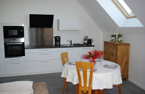 Perros-Guirec Apartment | Gîtes Les COSTANS & A Proximité plages 800M & Commerces 300M