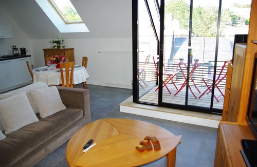 Perros-Guirec Apartment | Gîtes Les COSTANS & A Proximité plages 800M & Commerces 300M
