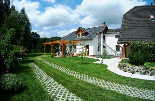 Tiszaug Apartment | Gólya Vendégház