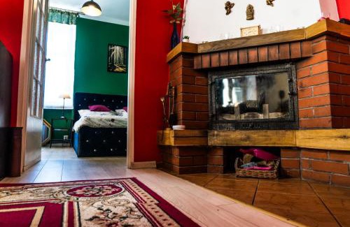 Srodmiescie Apartment | Górna Royal Red Apartment