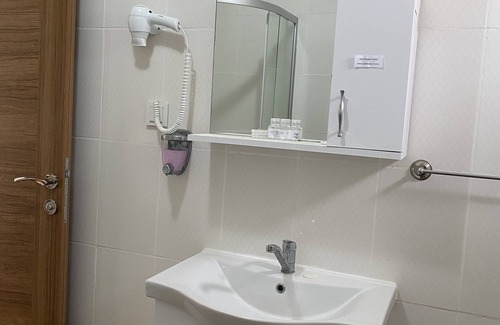 Ezine Hotel | Güneş Yönü Omay Otel