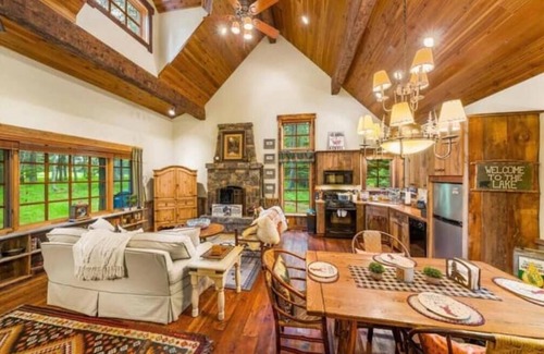 Bigfork Cabin | G-Bar-N Ranch Hudson’s Bay Log Home