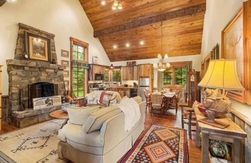Bigfork Cabin | G-Bar-N Ranch Hudson’s Bay Log Home