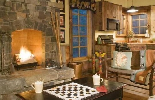 Bigfork Cabin | G-Bar-N Ranch Hudson’s Bay Log Home