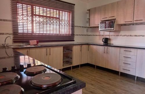 King William's Town Bed & Breakfast | G Guest House