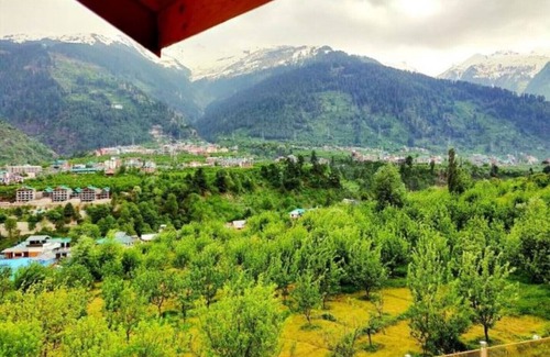Manali House | G Villas- Luxurious Cottage with beautiful mountain view 4