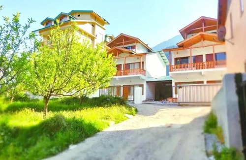 Manali House | G Villas- Luxurious Cottage with beautiful mountain view 4