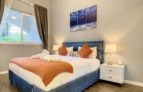 Motor City Apartment | G04 Dickens Circus 1 · Stylish Studio Apartment in Motor City