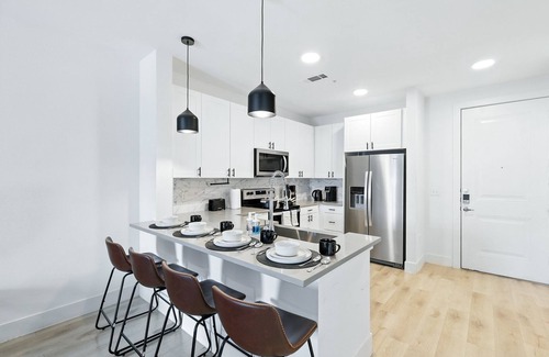 Fort Worth Condo | G05 Cozy & Stylish 1BD Near Stockyards Resort Style Amenities, Golf Sim