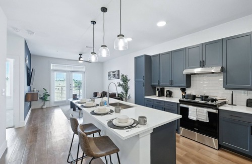 Fort Worth Condo | G47 Cozy & Stylish 1BD Near Stockyards, Resort Style Amenities, Golf Sim