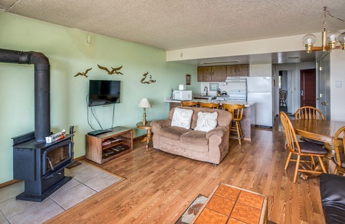 Gearhart Condo | G605 - First Floor Gearhart House No Cleaning Fees