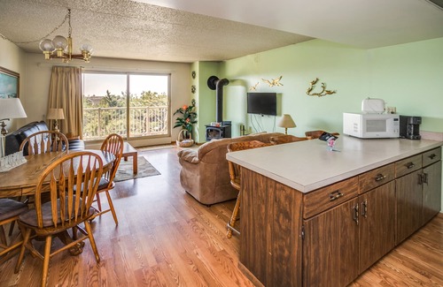 Gearhart Condo | G605 - First Floor Gearhart House No Cleaning Fees