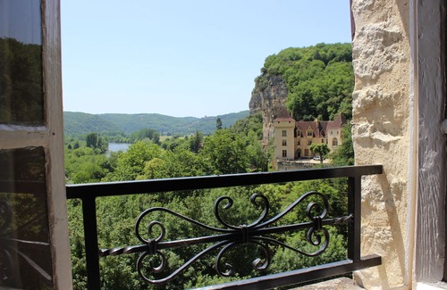 La Roque-Gageac House | Gabarier's house in the historic heart of the medieval village of La Roque Gageac