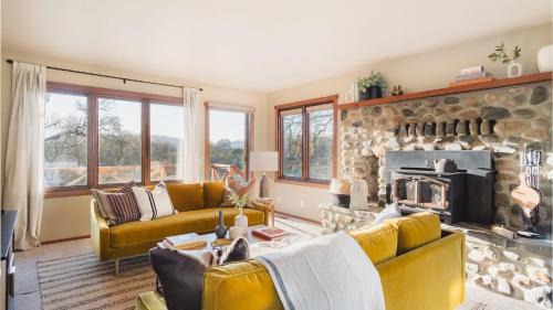 Santa Rosa House | Gable by AvantStay Beautiful 3.5 Acre Oasis w Gorgeous Views Pool Hot Tub