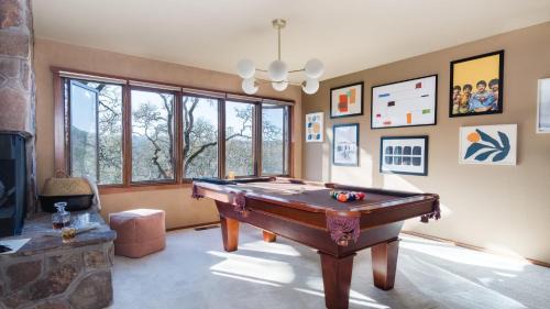 Santa Rosa House | Gable by AvantStay Beautiful 3.5 Acre Oasis w Gorgeous Views Pool Hot Tub