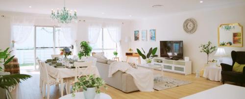 Maraylya Villa | Gables Box hill Maraylya Two Level House 14ppl