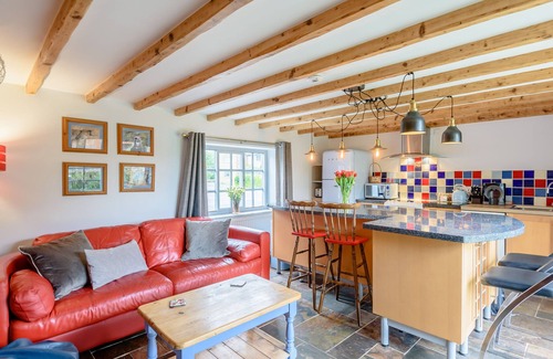 Market Rasen Cottage | GABLES COTTAGE, pet friendly, with open fire in Market Rasen