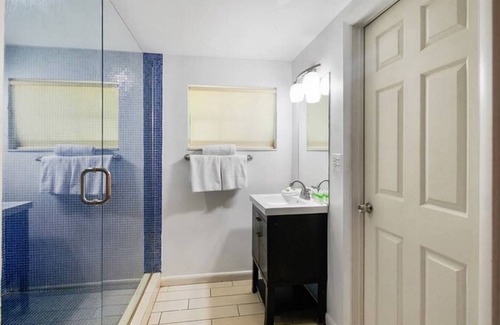 Granada Hotel | Gables Cove Hotel