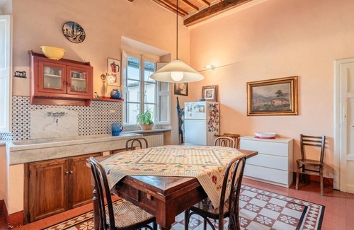 Lucca Historical Center Apartment | Gabry's Rooftop Terrace Home with breathtaking Views of Lucca & Tuscany