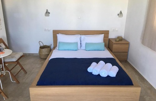 Ramos Apartment | Gaia Serifos Apartments
