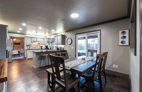 Oklahoma City Villa | GAILLARDIA COUNTRY CLUB⛳THREE KING BEDS🛏️HEATED POOL🏊HOT TUB♨️POOL TABLE🎱🏀