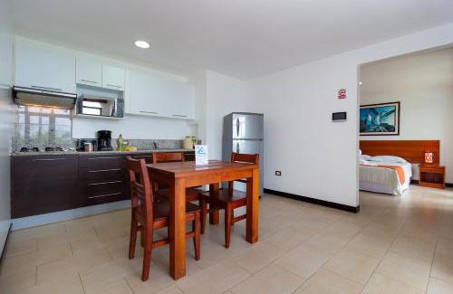 Bahia de la Academia Apartment | Galapagos Apartments - Bay View House