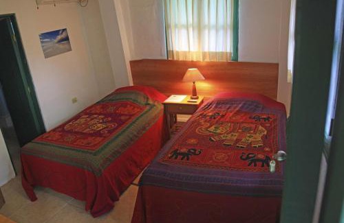 Bahia de la Academia Bed & Breakfast | Galapagos Chalet