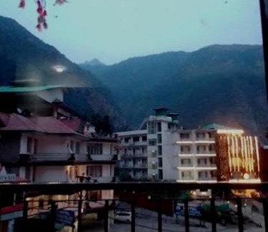 Bhagsu Nag House | Galaxy Homestay