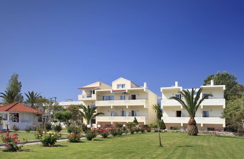 Kalyves Apartment | Galazio Kima Apartments - Bougainvillea Top Floor Suite 11