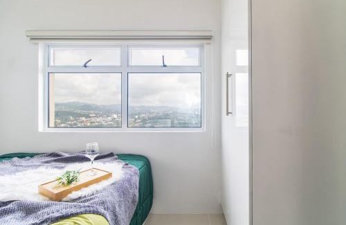 Mandaue Apartment | Galena by J&J (1BR . Wi-Fi . Netflix . Pool)