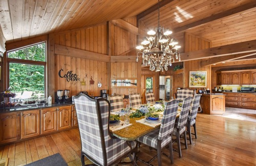 The Galena Territory House | Galena Getaway w/Hot Tub, Home Theater & More!