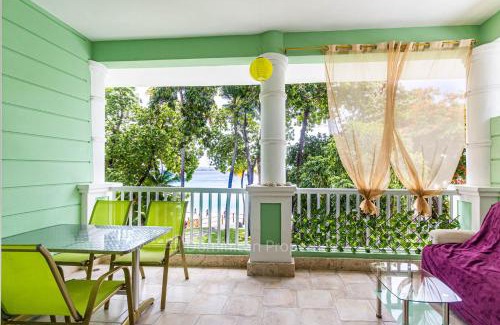 El Batey Apartment | "Galeria Beach", Ocean front!