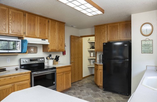 Galice Cabin | Galice Lodge House on the scenic Rogue River