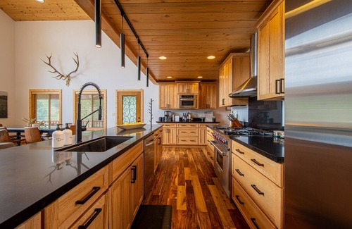 Brian Head Cabin | #GalindoGetaway3.0 Modern Mountain Estate