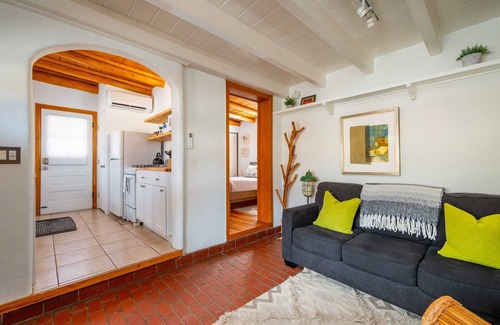 South Capitol House | Galisteo Getaway- Courtyard | Near Railyard | 1BR