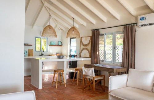 Freemans Bay Apartment | Galleon Beach 2 Bedroom Cottages