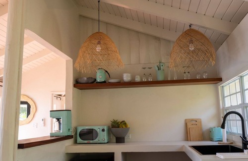 Freemans Bay Cottage | Galleon Beach Resort
