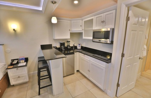 Historic Seaport Condo | Galleon Resort Efficiency Historic District