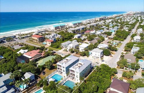 Crystal Beach House | Galleon Retreat · Resort Pool w/Cabana Bar, Game Room, Rooftop Deck
