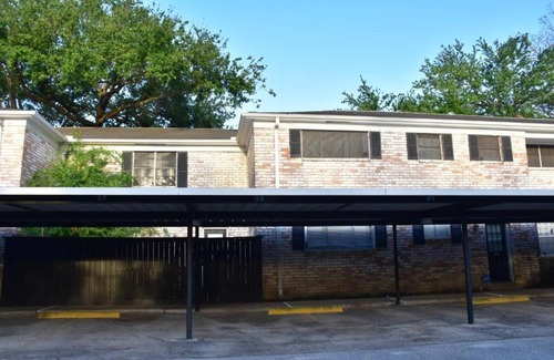 Woodlake - Briar Meadow Apartment | Galleria Area Apt Long and Short Rentals Available