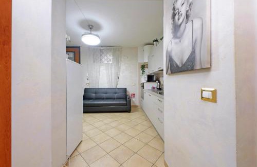 Monti Apartment | Gallery Home