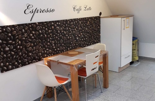 Stein Apartment | Gallery living. Lena-Marie, * AIR CONDITIONING *, Nuremberg/Stein near Faber-Castel Castle