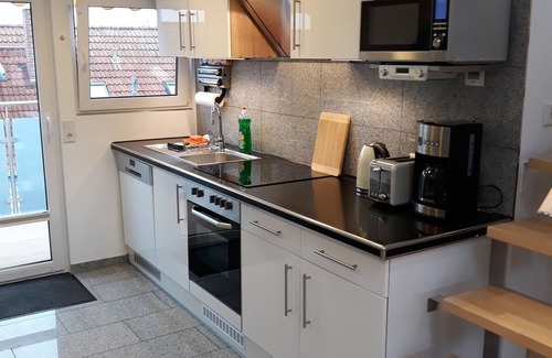 Stein Apartment | Gallery living. Lena-Marie, * AIR CONDITIONING *, Nuremberg/Stein near Faber-Castel Castle