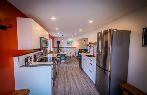 Nelson House | Gallery Suite at eARTh Studios