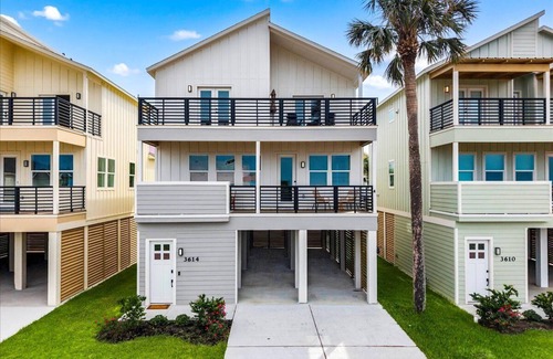 Galveston House | Galveston Bayside Breeze Retreat 3BR Coastal Escape Near Beach & Bay