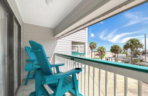 Galveston House | Galveston beach front and ocean views at Casa Del Mar
