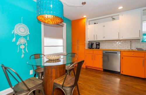 San Jacinto House | Galveston Beach House - Rare Unit - Steps to Beach, Near Pier & Prime Location!